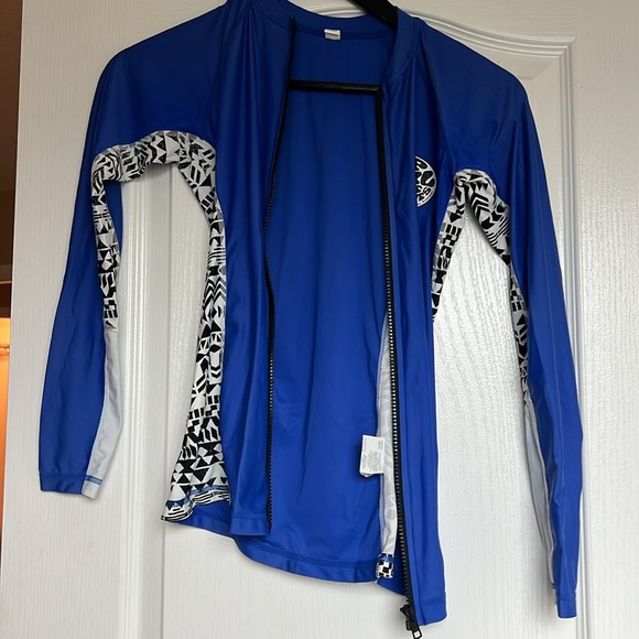 Rip Curl rash guard with zipper size small - Picture 6 of 7
